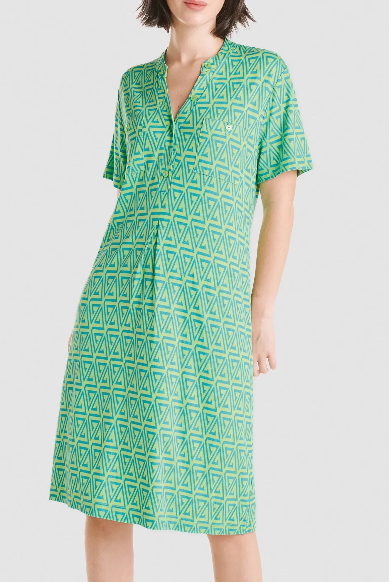Vestido corto de verano abierto de manga corta color verde geométrico