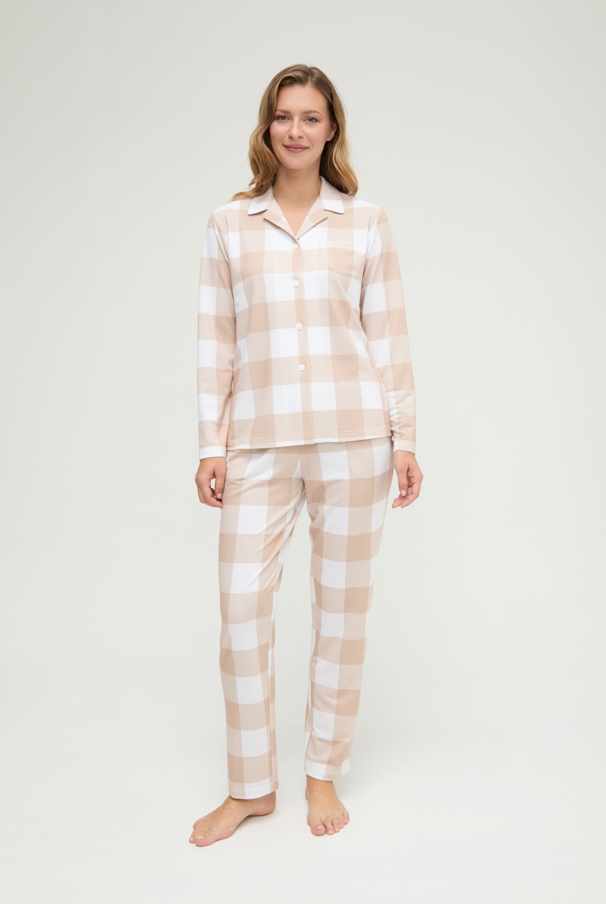 Pijama de invierno manga larga abierto de cuadros camel