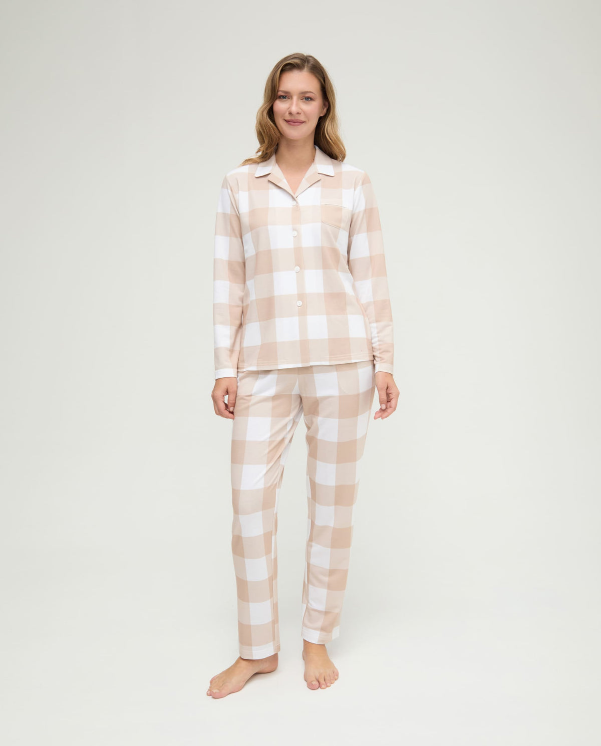 Pijama de invierno manga larga abierto de cuadros camel