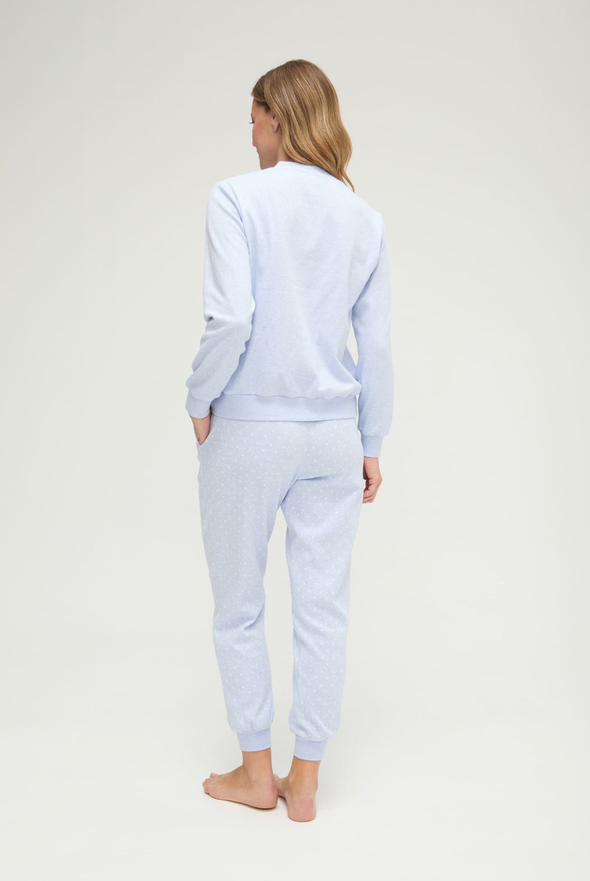 Pijama de invierno manga larga vigoré azul cuello pico de corazones