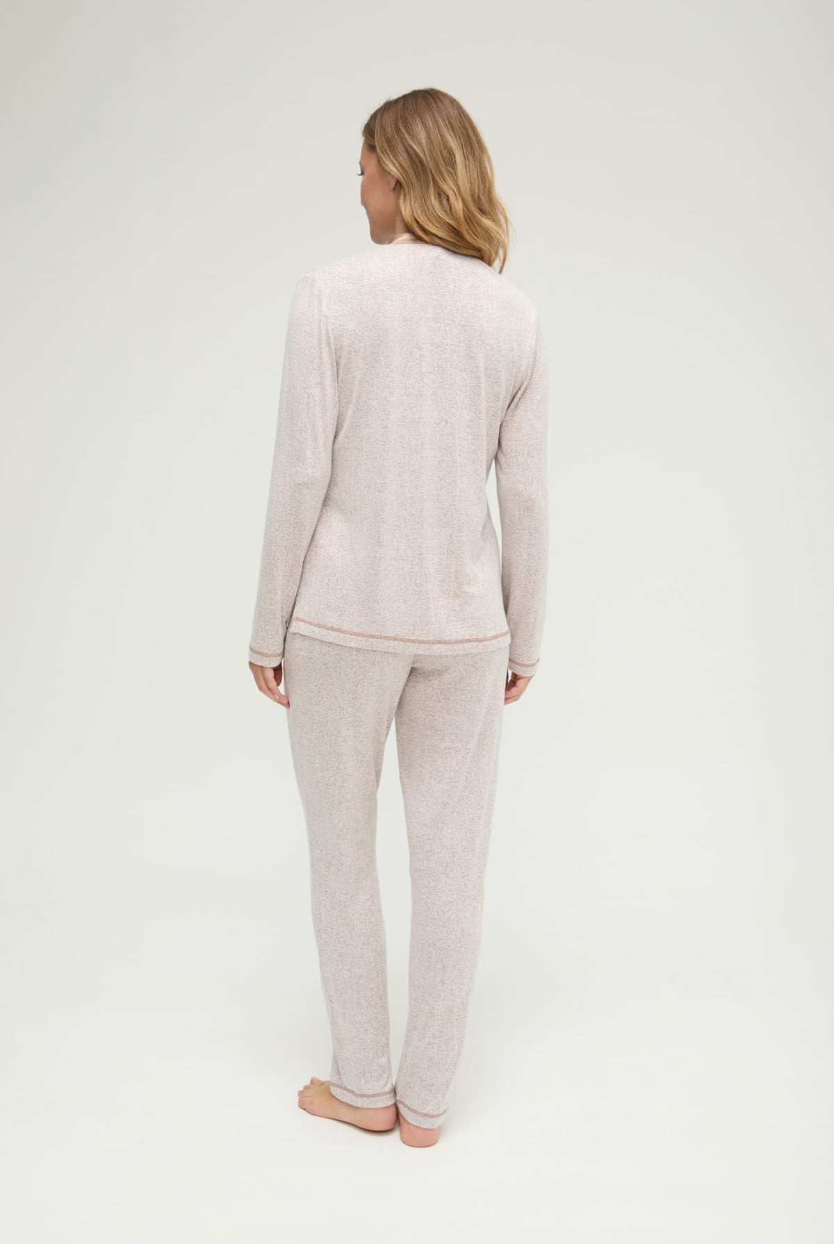 Pijama de invierno manga larga abierto vigoré marrón cuello redondo