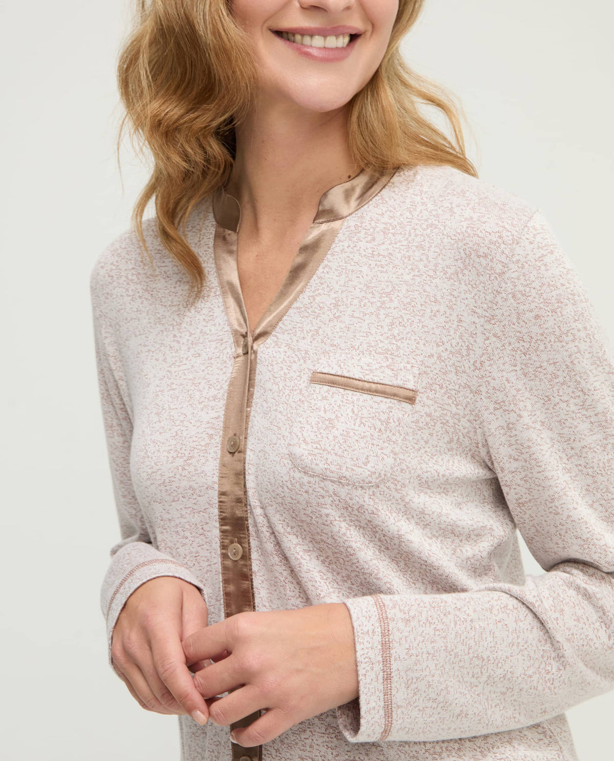 Pijama de invierno manga larga abierto vigoré marrón cuello redondo