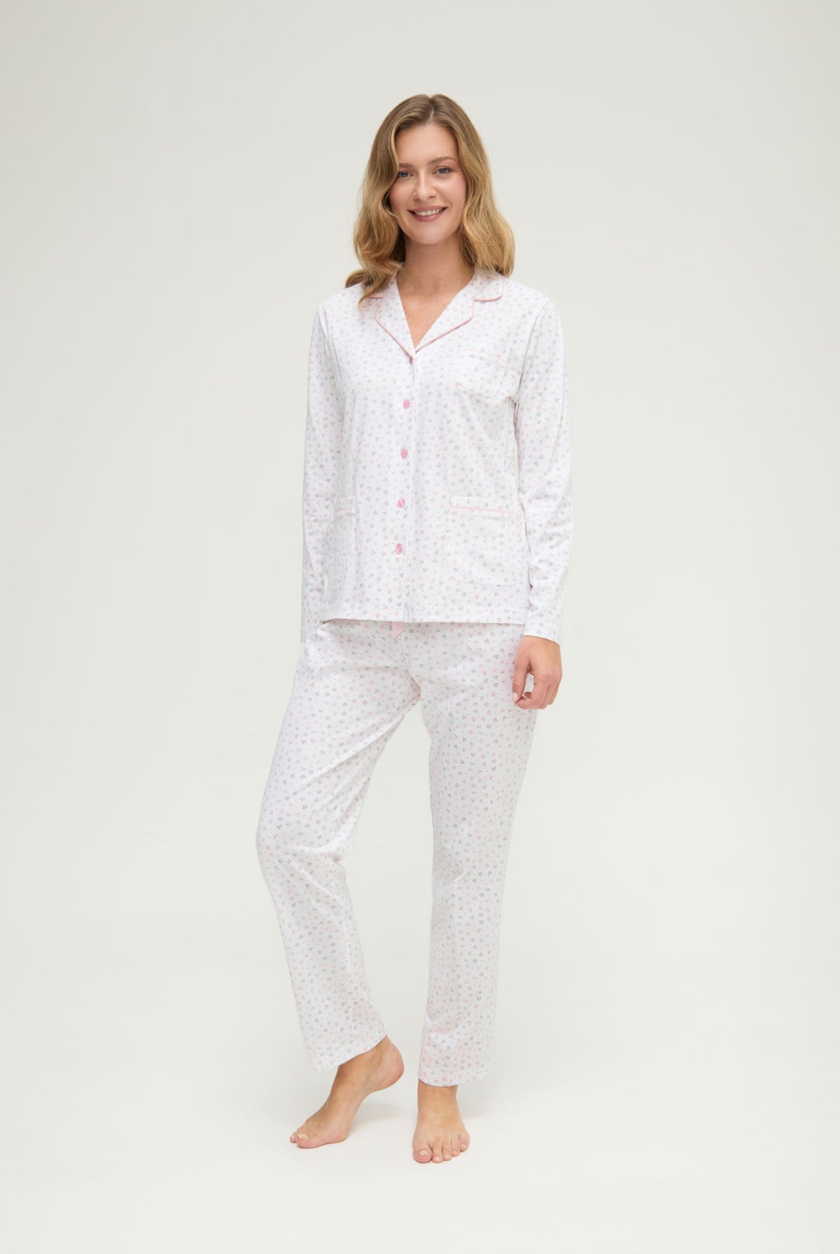 Pijama de invierno manga larga abierto rosa de florecitas