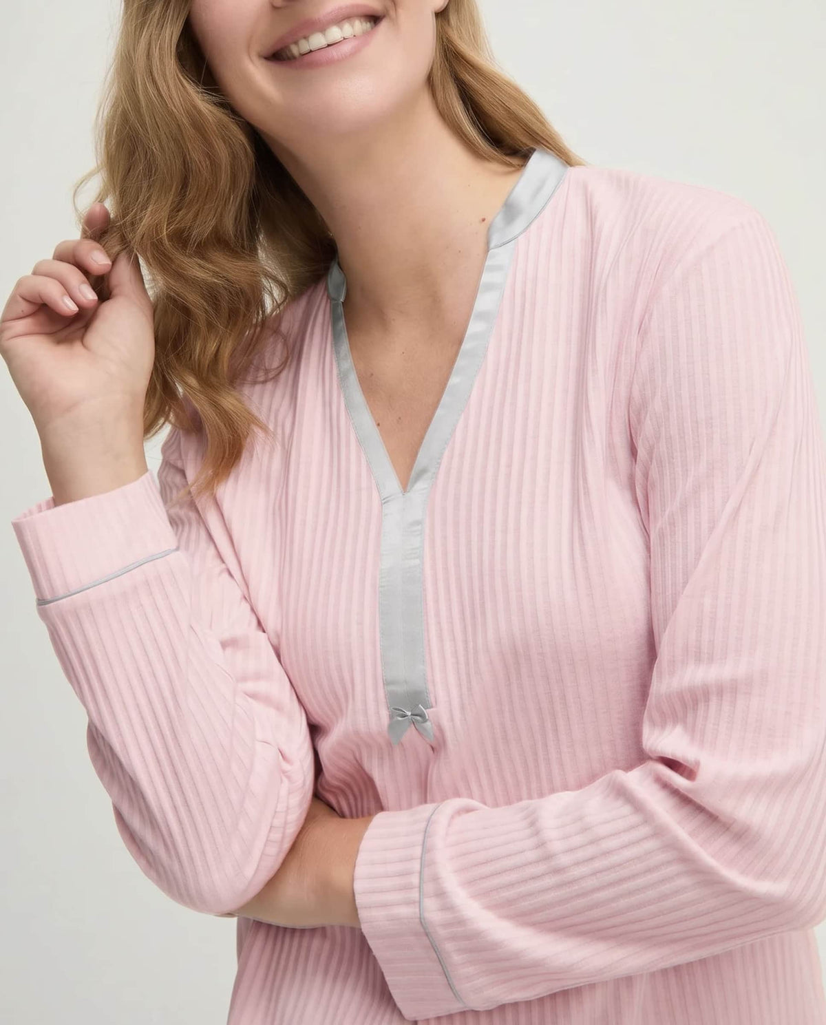 Pijama de invierno manga larga lencero de raso marfil