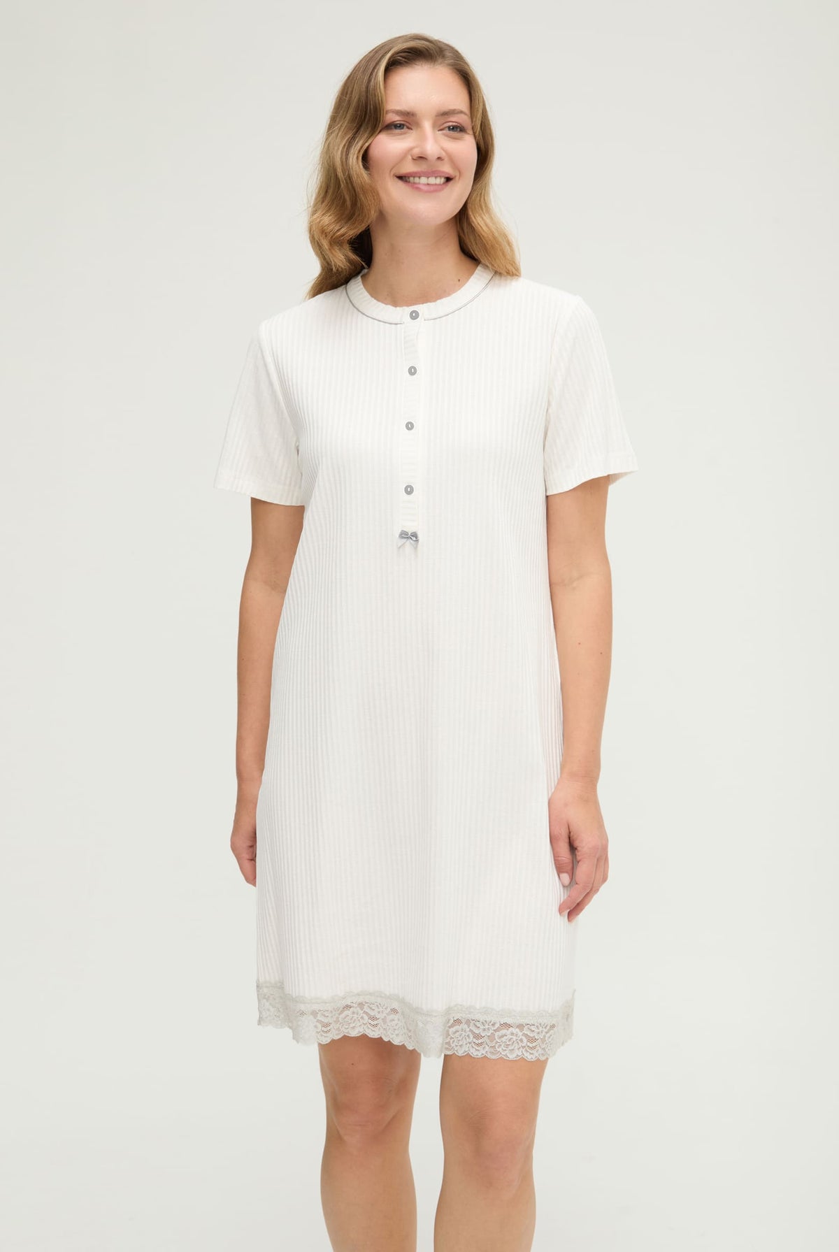 Camisón de invierno manga corta lencero marfil con puntilla