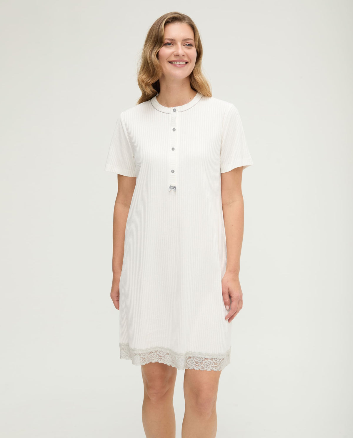 Camisón de invierno manga corta lencero marfil con puntilla
