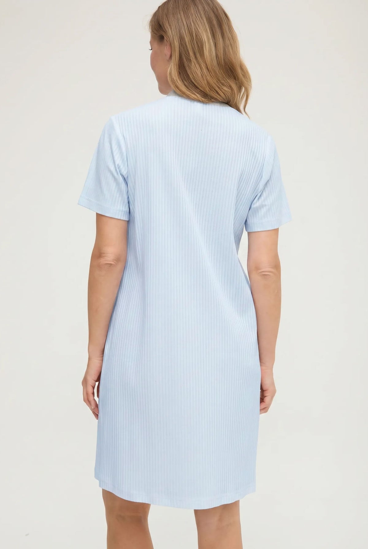 Camisón de invierno manga corta lencero de raso marfil