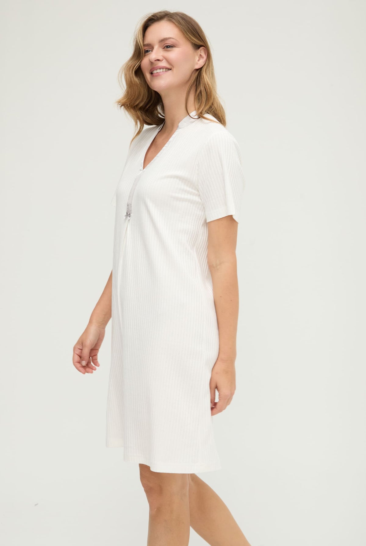 Camisón de invierno manga corta lencero de raso marfil
