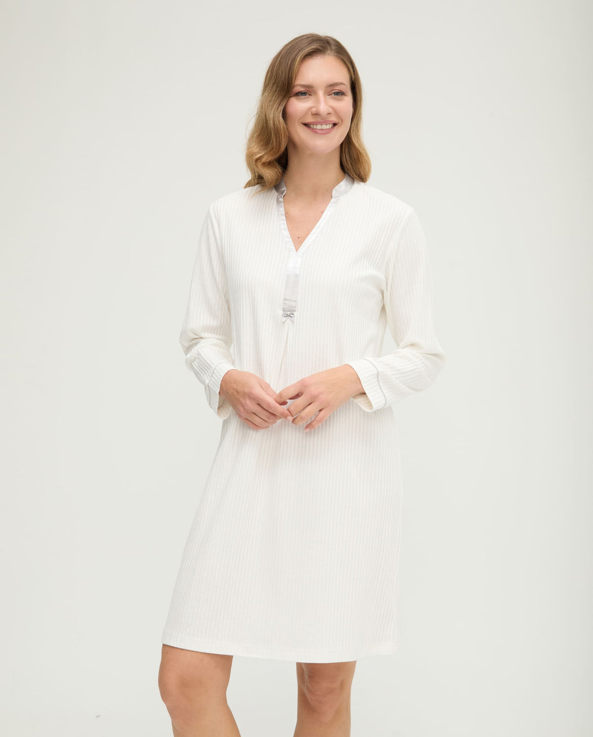 Camisón de invierno manga larga lencero de raso marfil