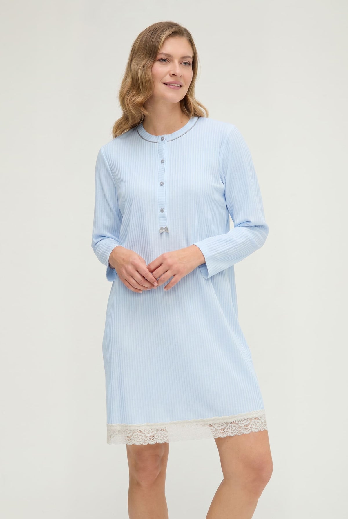 Camisón de invierno manga larga lencero marfil con puntilla