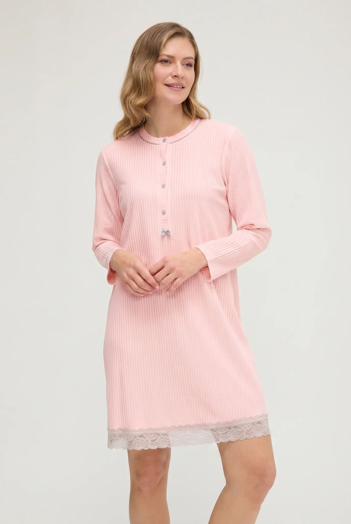 Camisón de invierno manga larga lencero marfil con puntilla