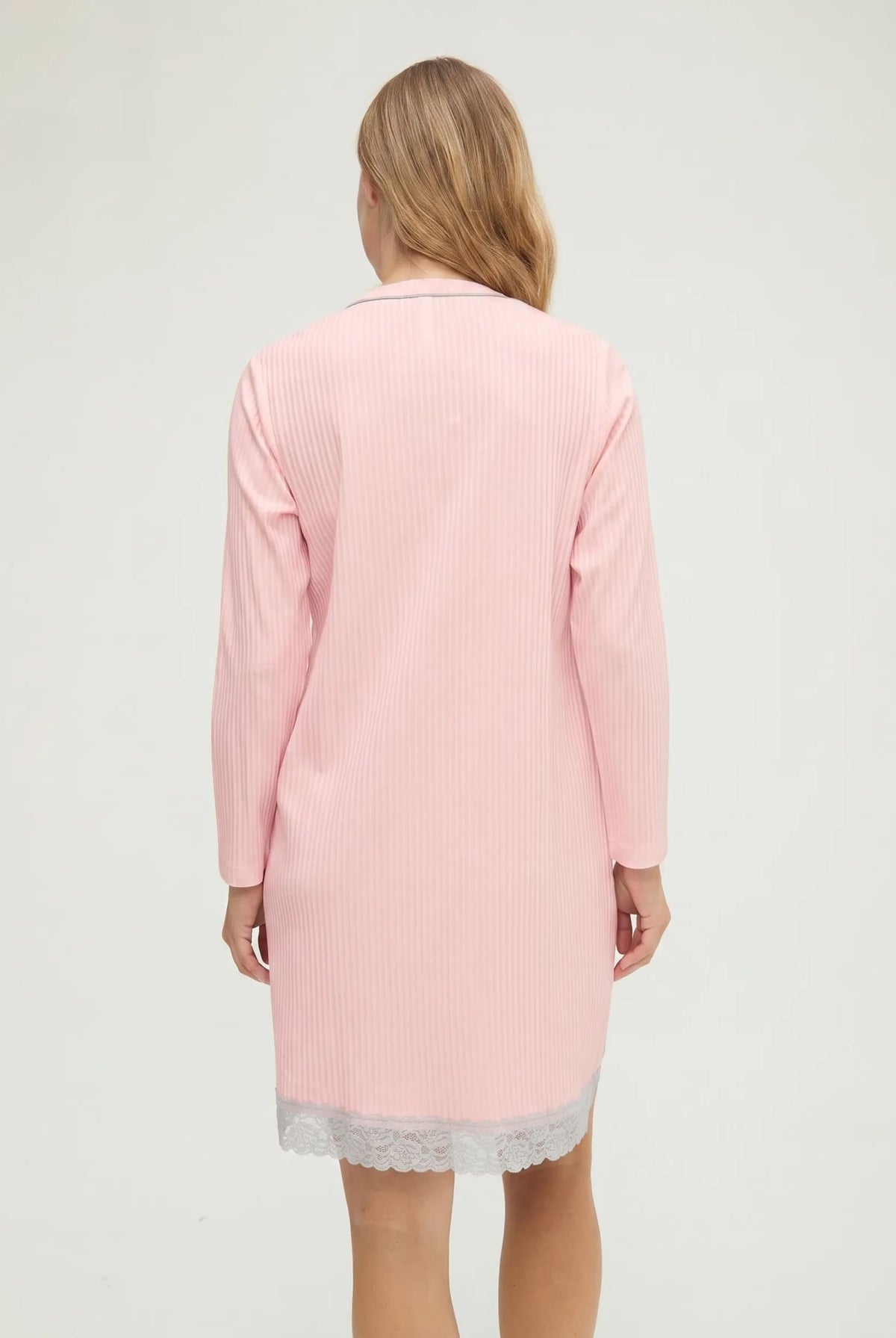 Camisón de invierno manga larga lencero marfil con puntilla