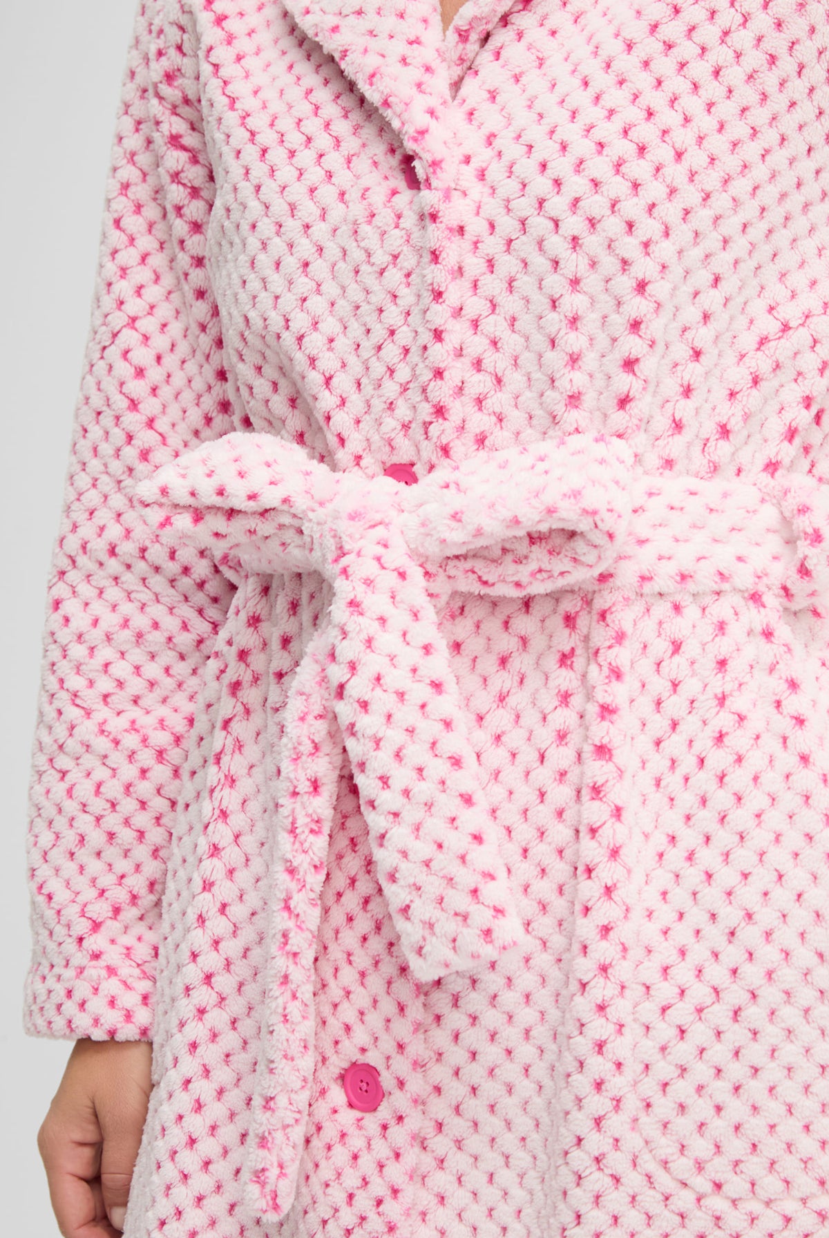 Bata larga de invierno jacquard fucsia con bolsillos