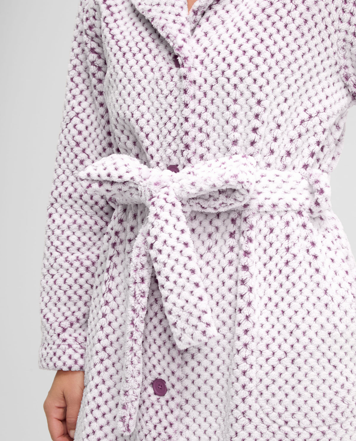 Bata larga de invierno jacquard fucsia con bolsillos