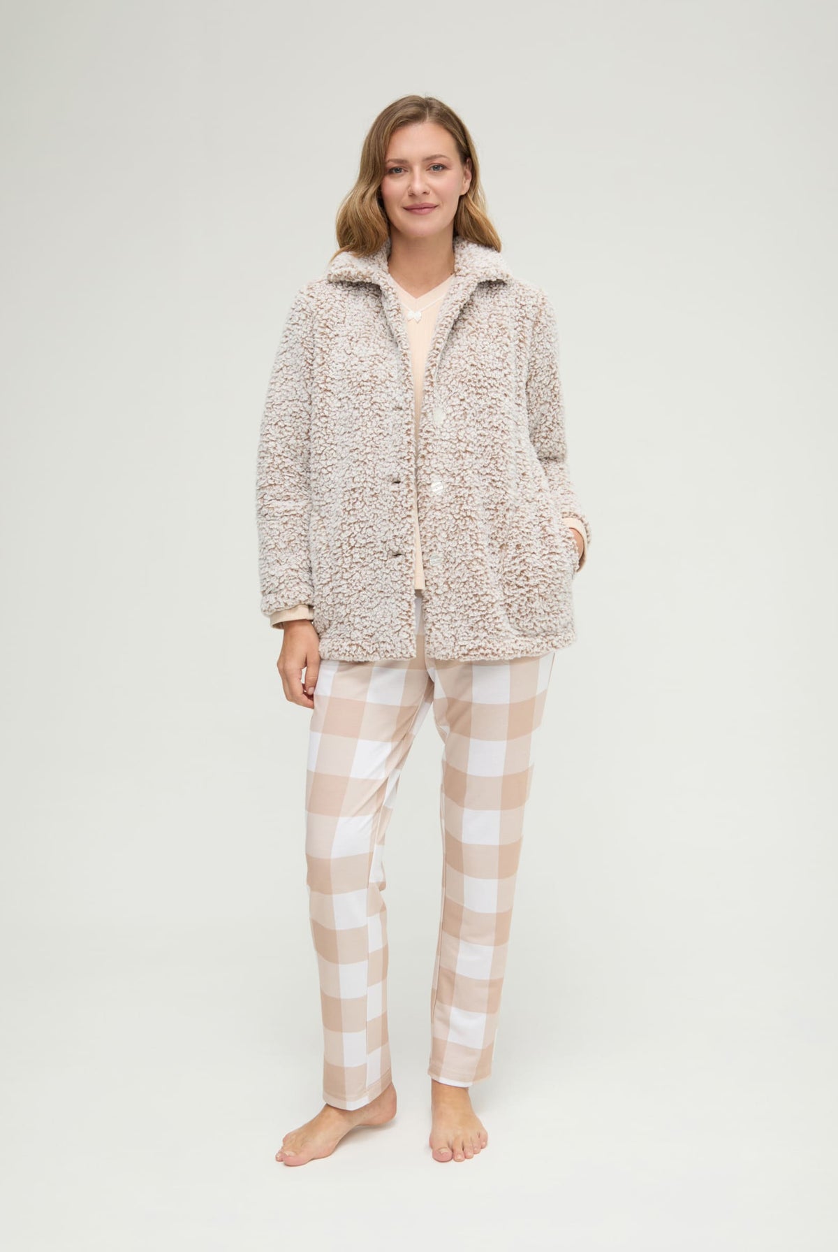 Conjunto pijama y bata de invierno canalé camel de cuadros