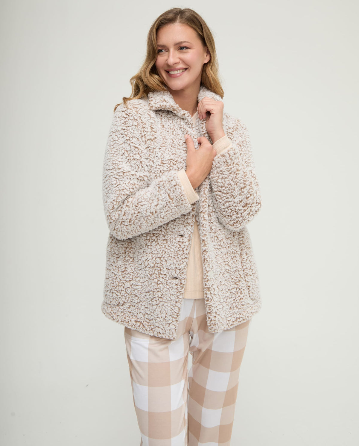 Conjunto pijama y bata de invierno canalé camel de cuadros