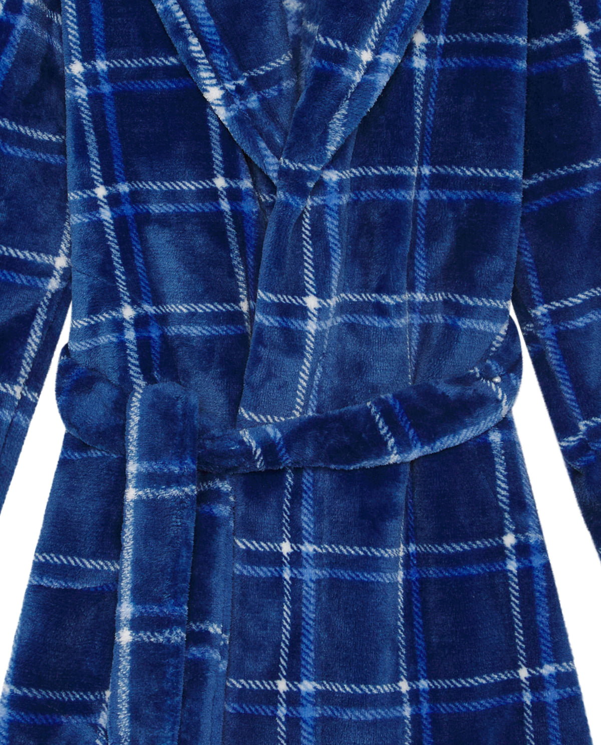 Primer plano de bata de invierno para niño Lohe con estampado de cuadros azules y cinturón