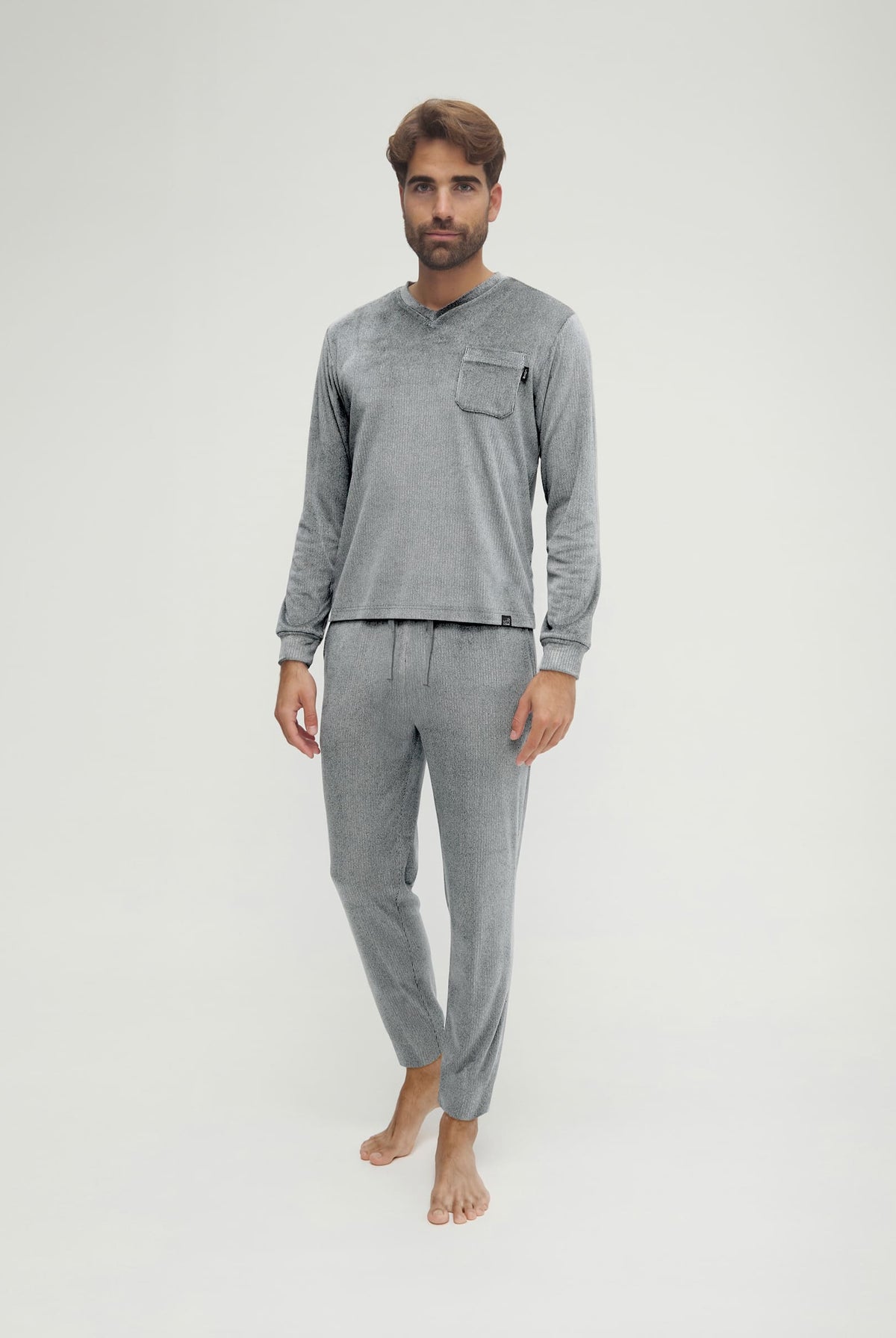 Pijama de hombre de invierno manga larga vigoré gris cuello pico