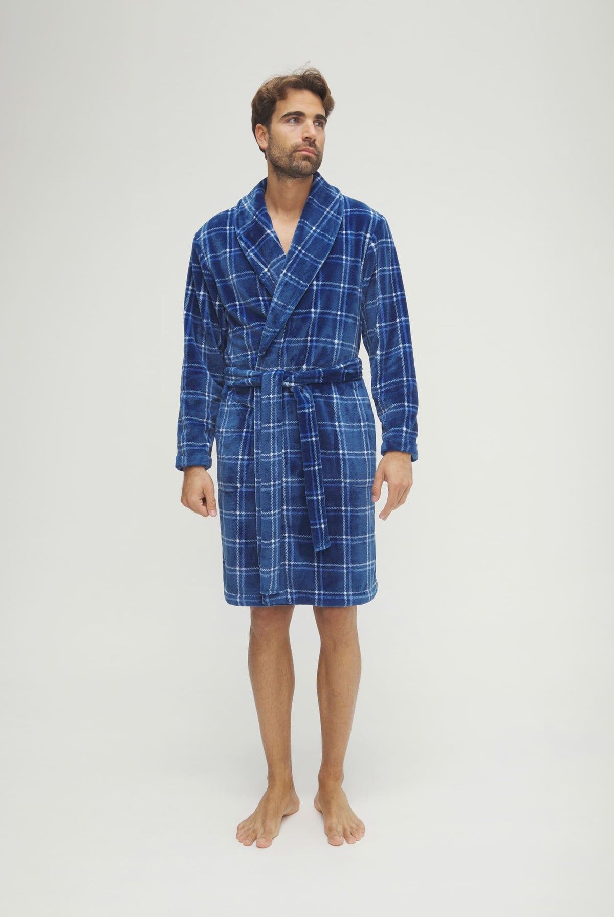Bata de hombre de invierno azul de cuadros con cinturón