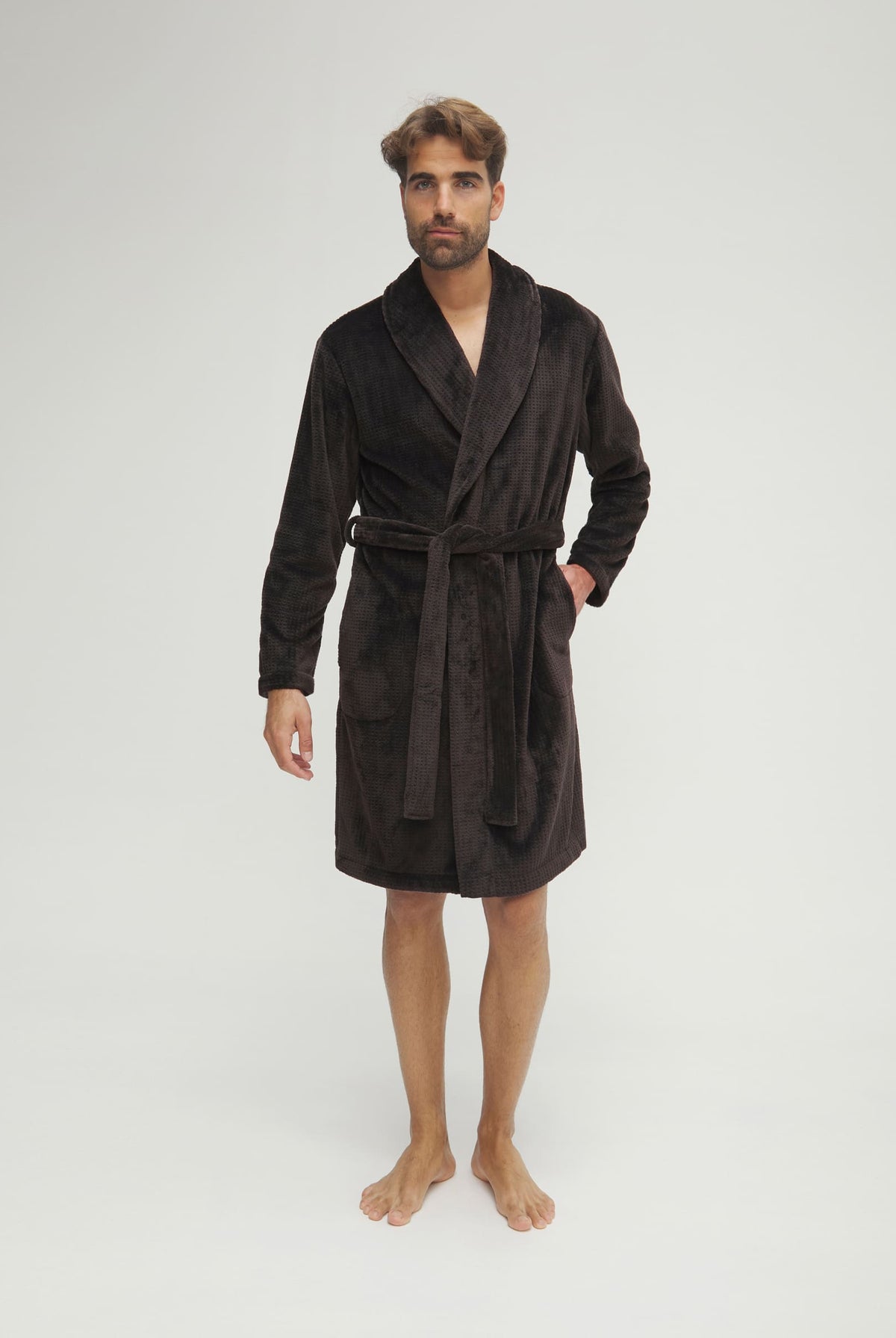 Bata de hombre de invierno jacquard marrón con cinturón