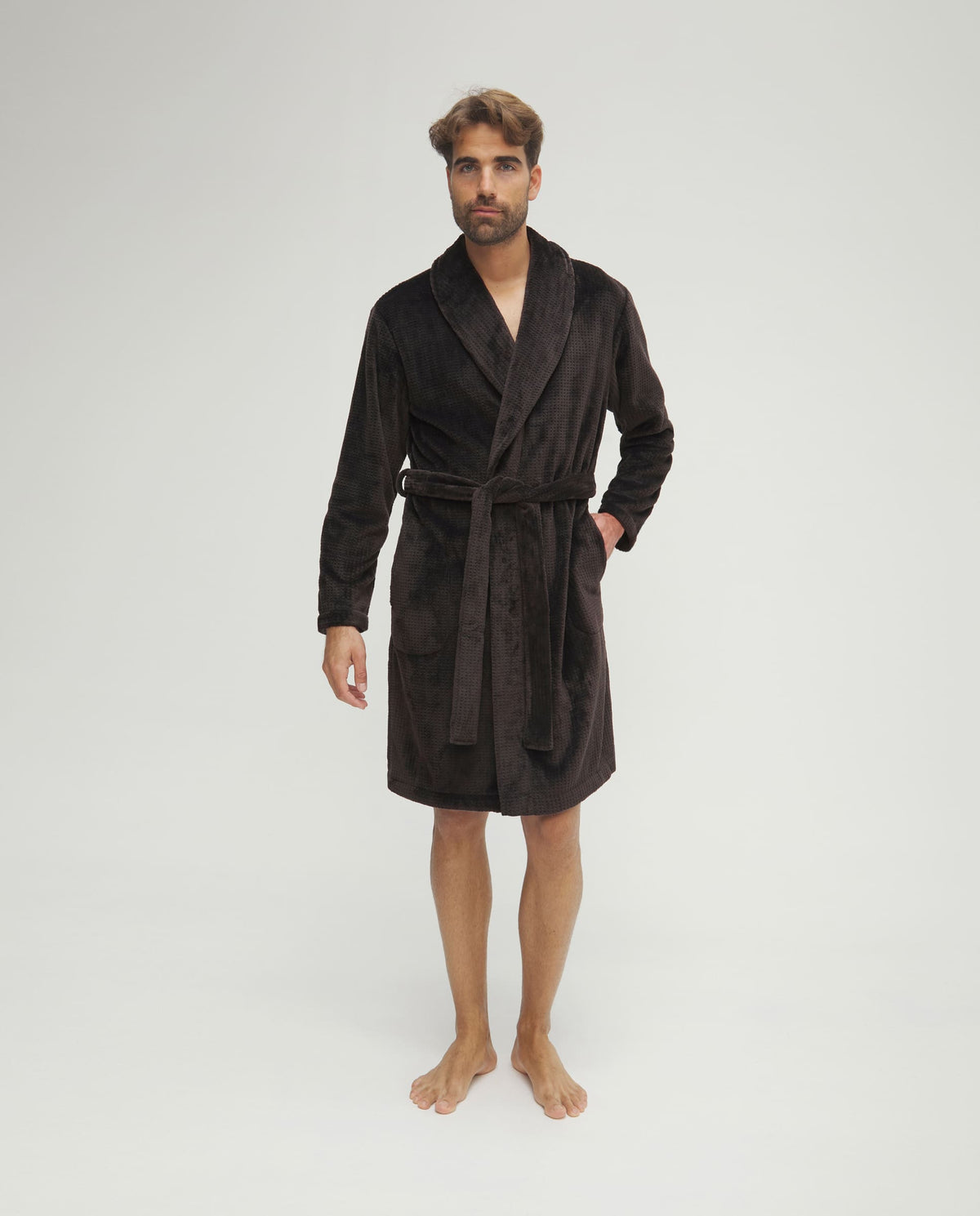 Bata de hombre de invierno jacquard marrón con cinturón