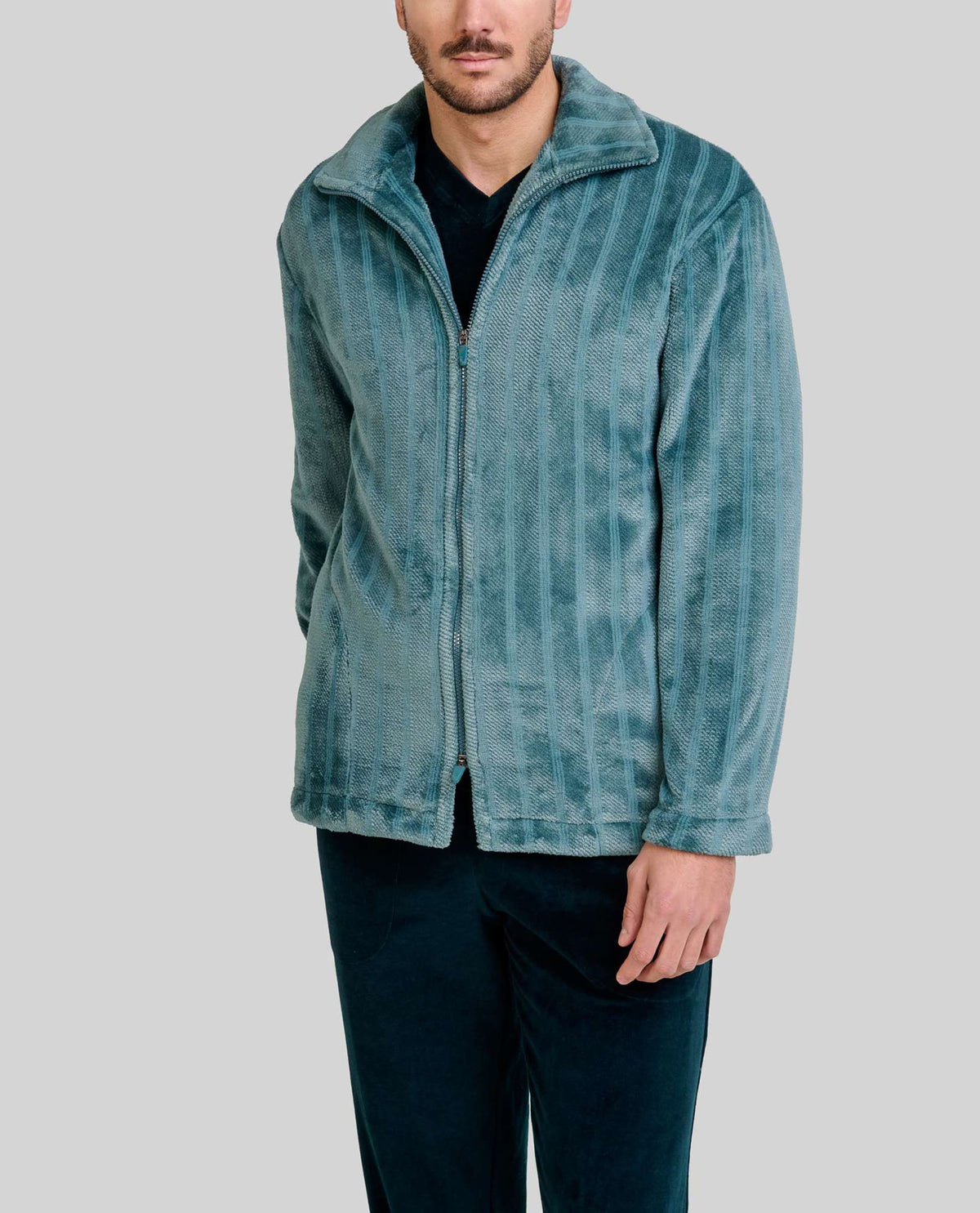 Hombre con bata corta de invierno verde jacquard rayas y bolsillos laterales