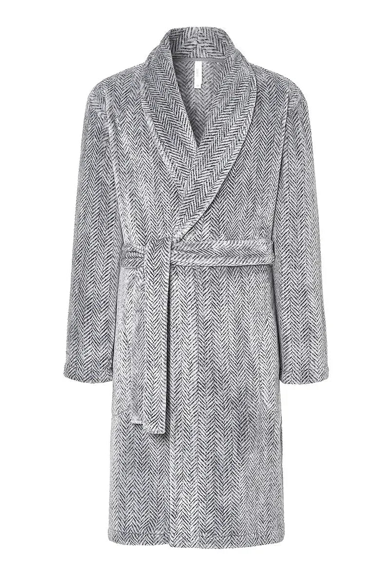 Elegante bata gris de espiga con cuello smoking, mangas largas y cinturón de anudar