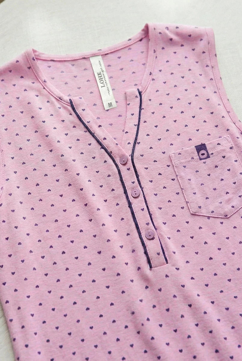 Camisón corto de mujer turquesa, estampado corazones, cuello con botones sin manga, bolsillo adorno.