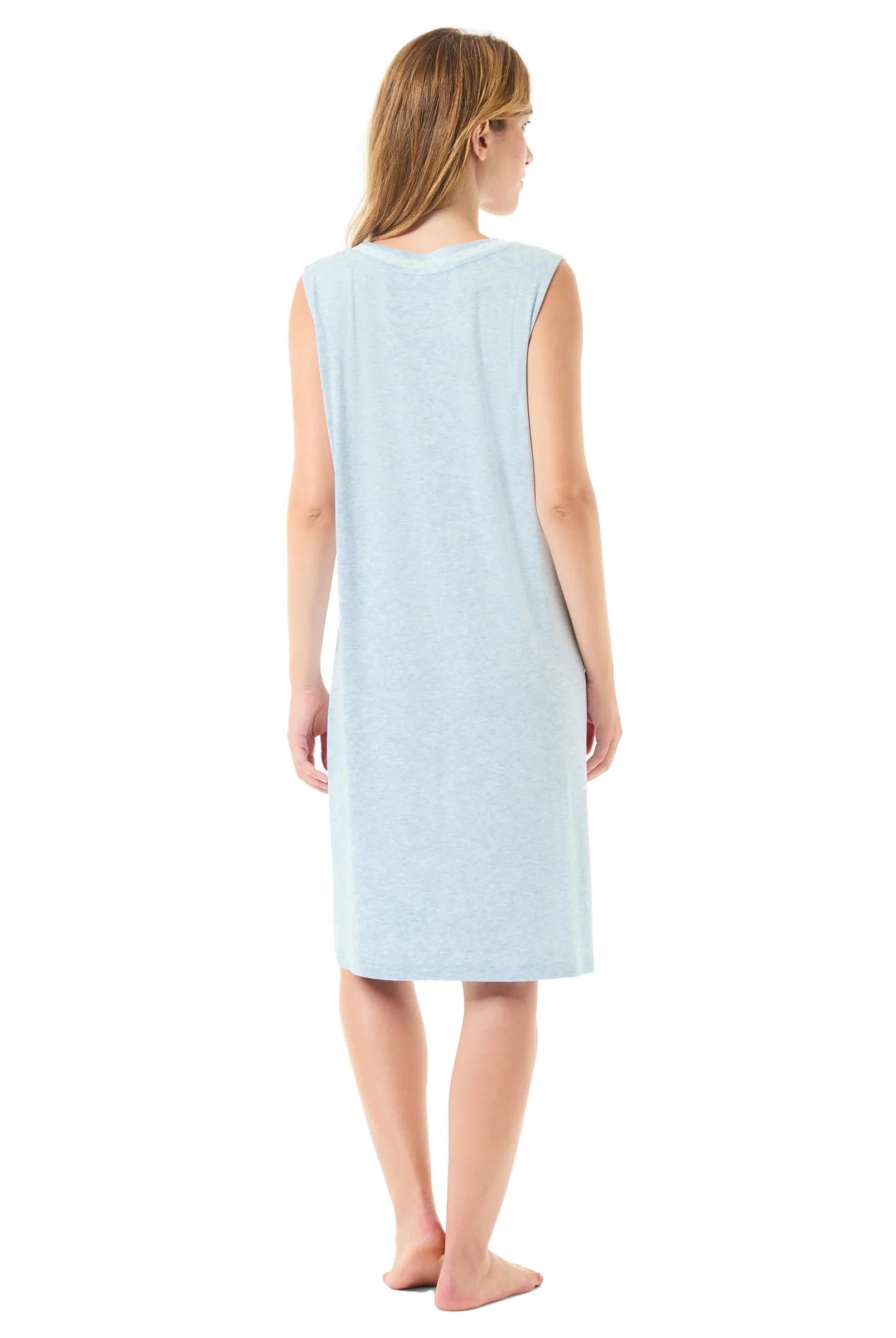 espalda del camisón sin mangas de verano celeste