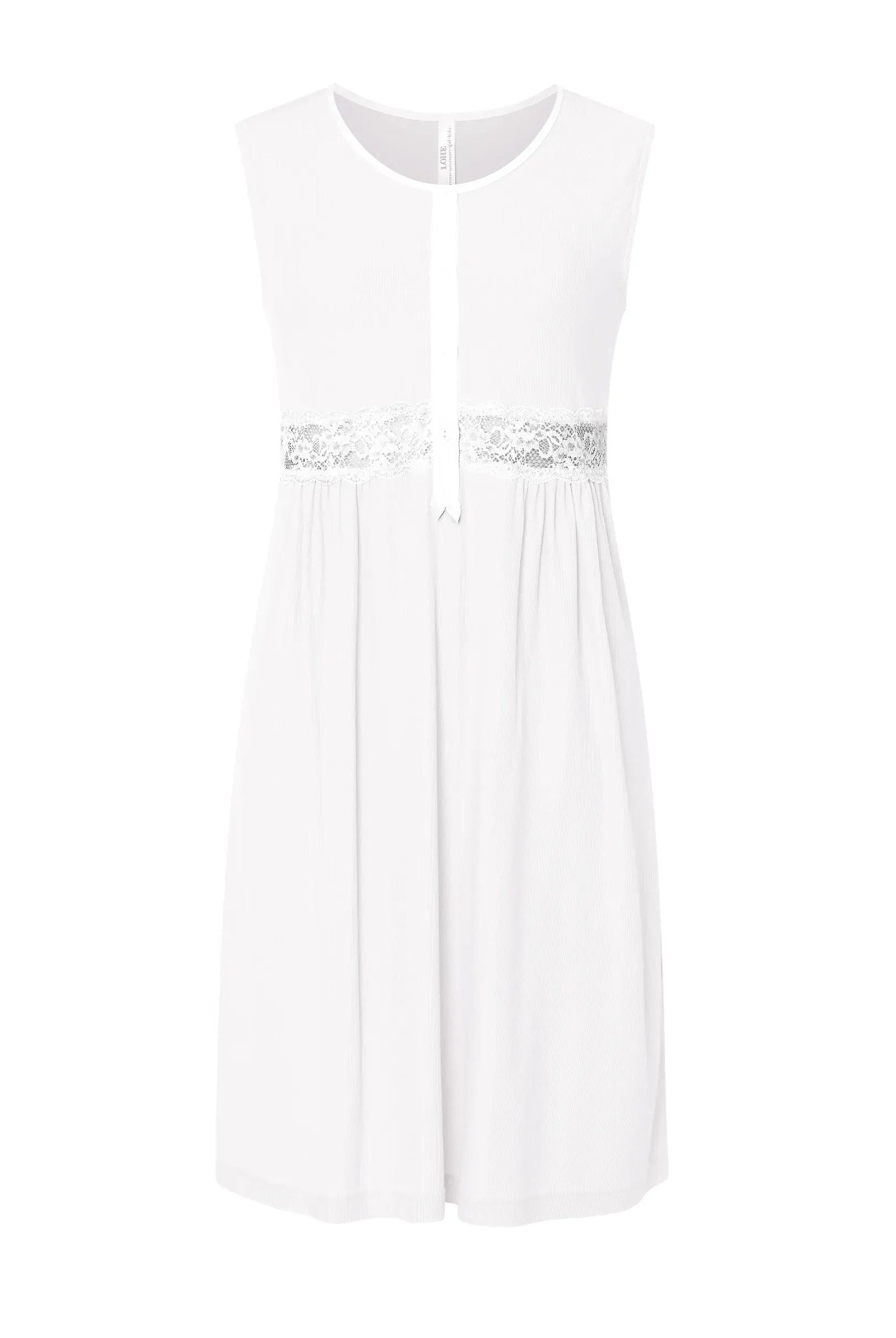 Detalle de bata lencera cruzada de verano color celeste para mujer con cuello smoking con vivo y cinturón