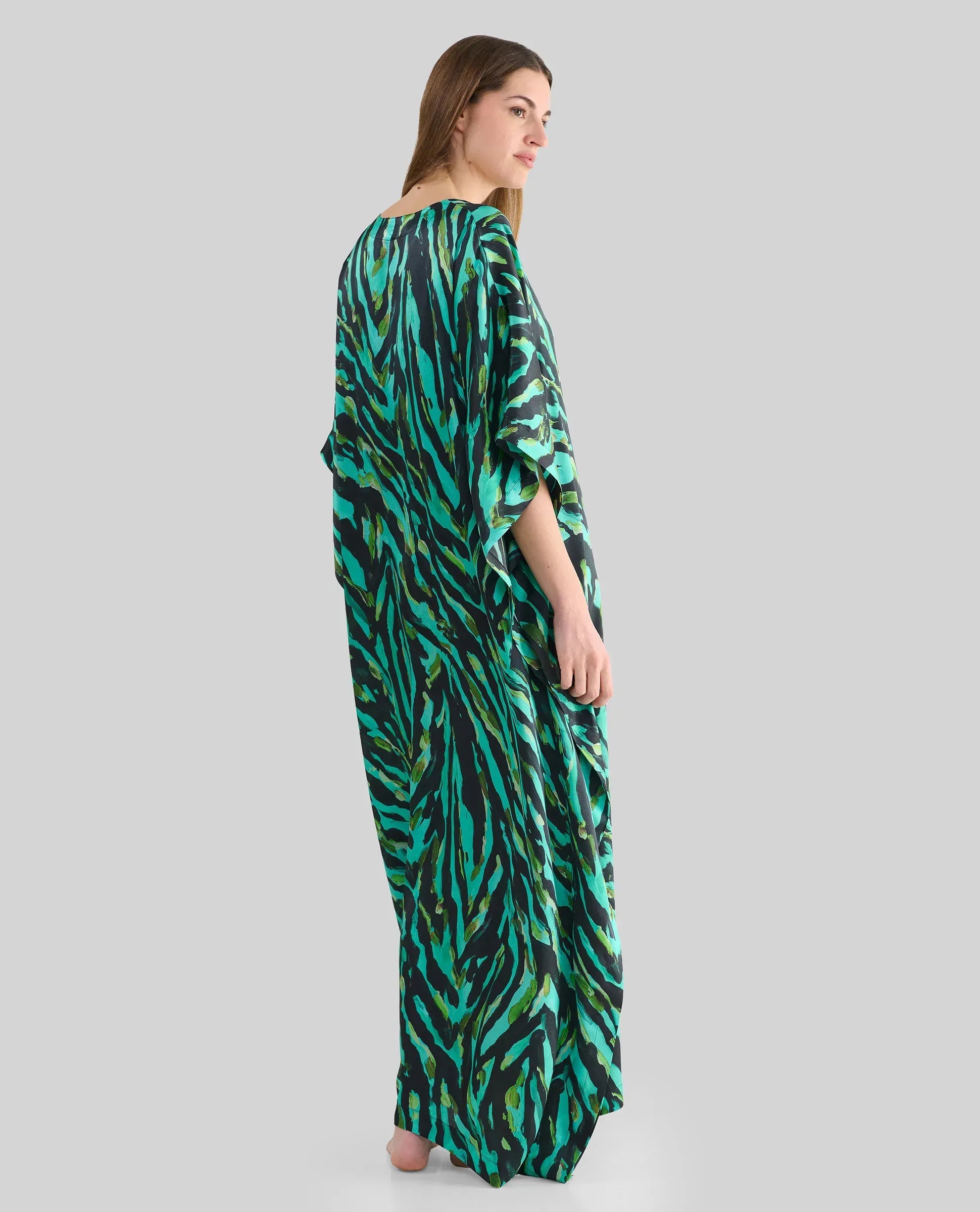 Caftán largo de manga mariposa estampado verde animal print