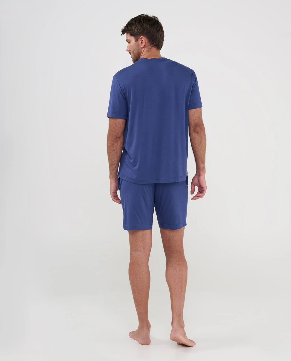 Pijama corto de hombre modal liso marino de manga corta, cuello pico, detalles vivo a contraste y pantalón corto ajustable