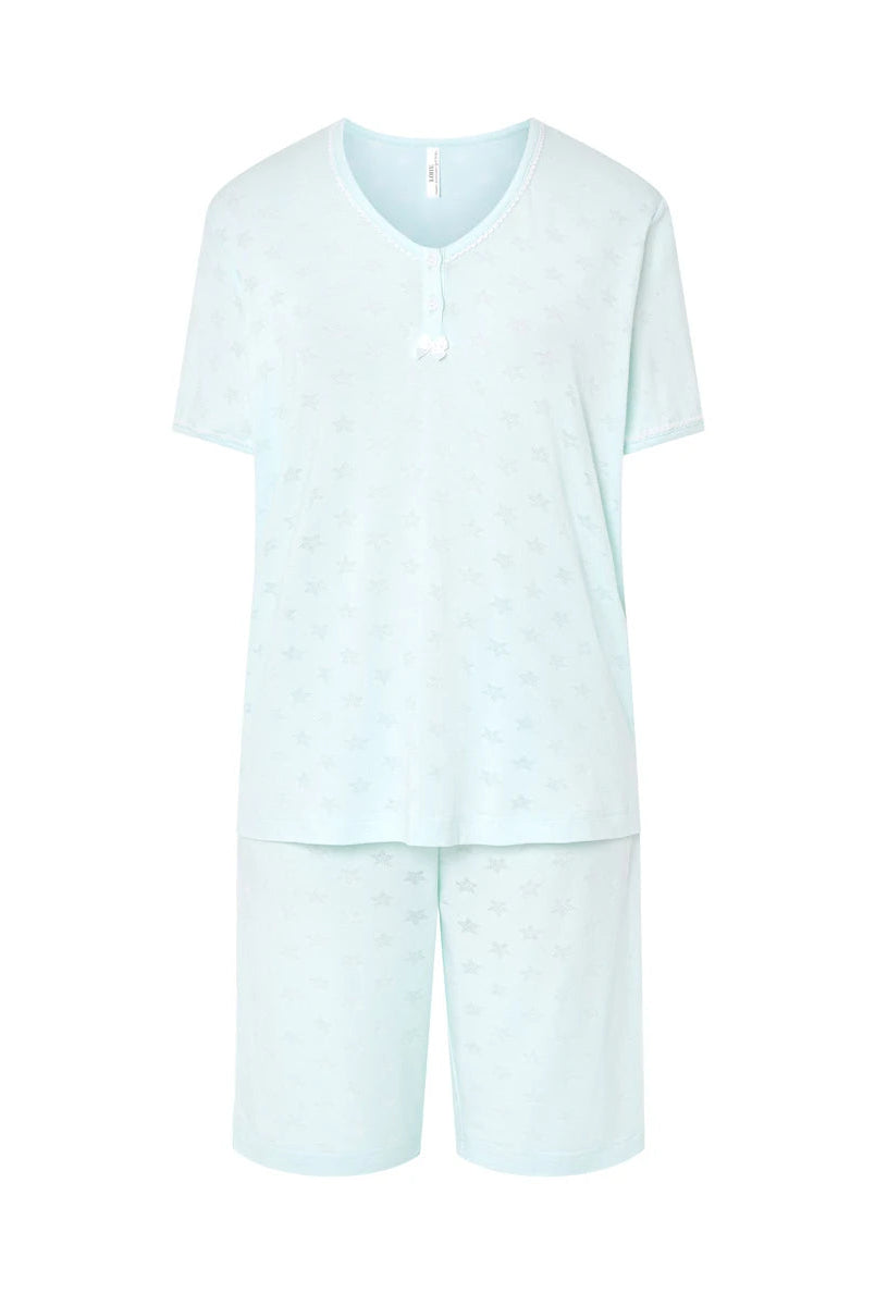 Pijama de mujer manga corta de punto verde, cuello pico con botones y diseño desagujado de estrellitas