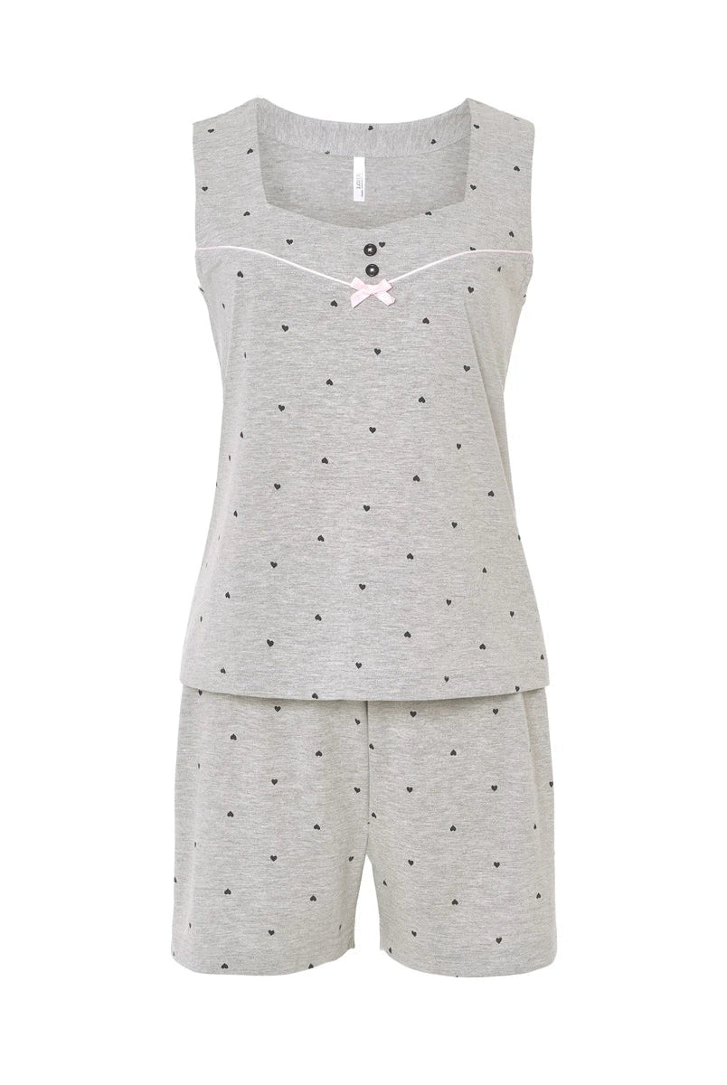 Pijama corto de mujer de suave punto vigoré gris de tirantes anchos y estampado de corazoncitos