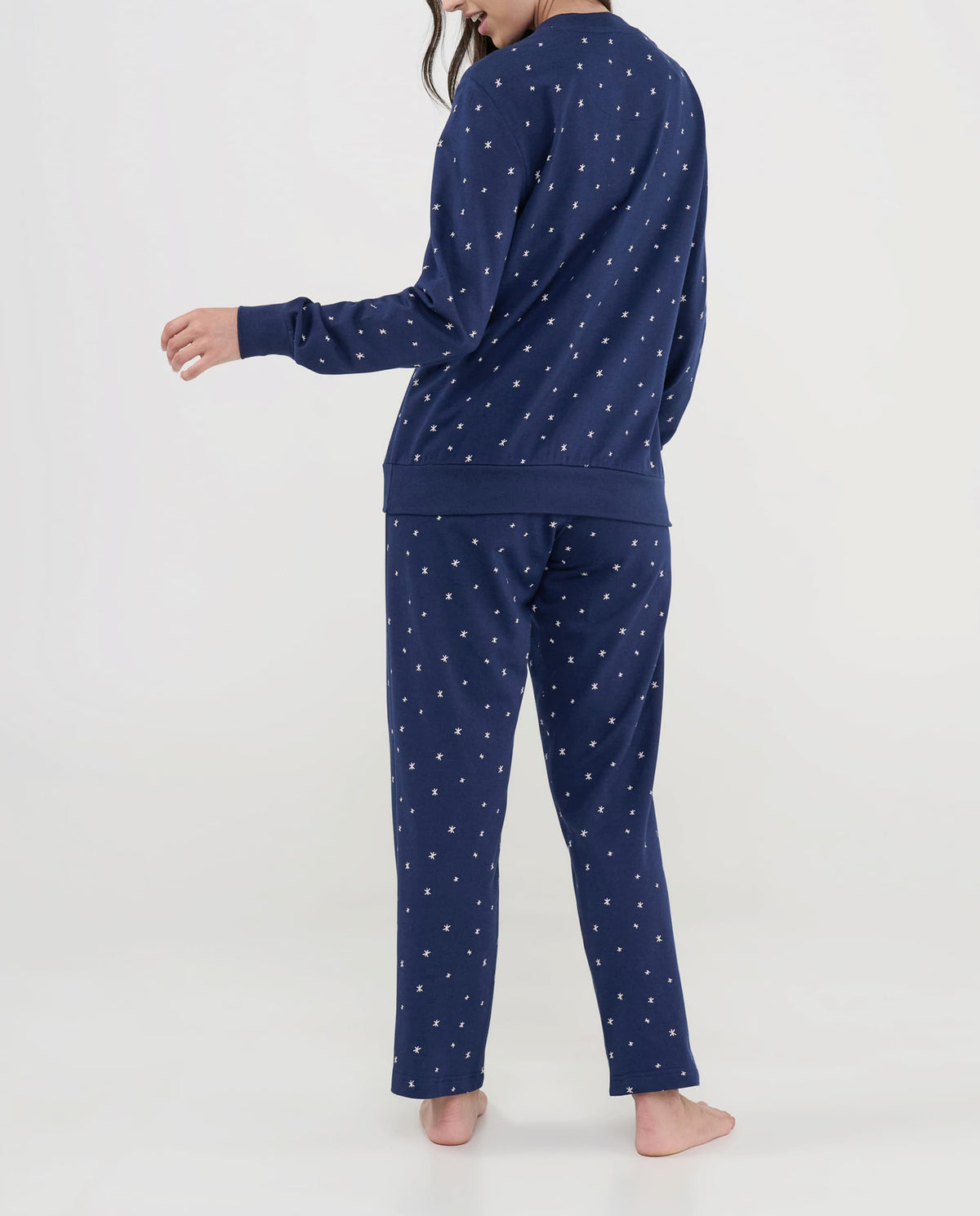 Pijama de mujer invierno azul marino con estrellas, vista trasera, pantalón largo y manga larga