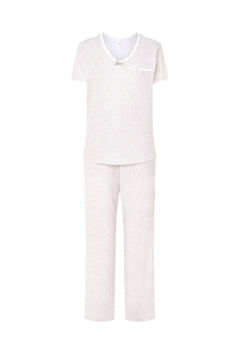 Pijama de mujer manga corta de punto estampado piel camel, cuello pico y adorno lacito raso. Pantalón largo ajustable