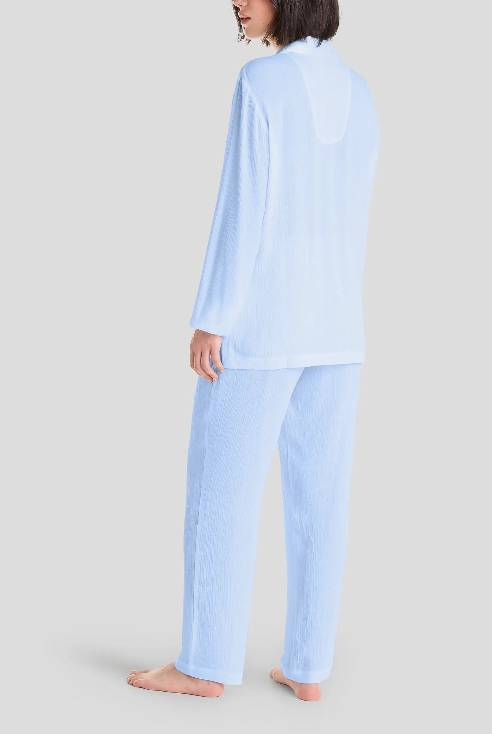 Pijama largo de mujer de manga corta para verano color verde detalles estampado plata