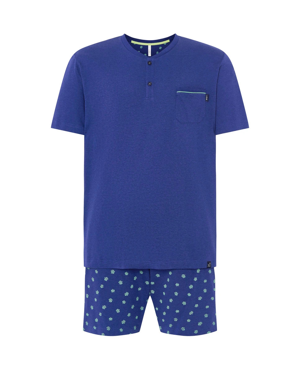 Pijama veraniego de punto para hombre azul de manga corta, cuello abotonado y pantalón corto de tortuguitas y bolsillos