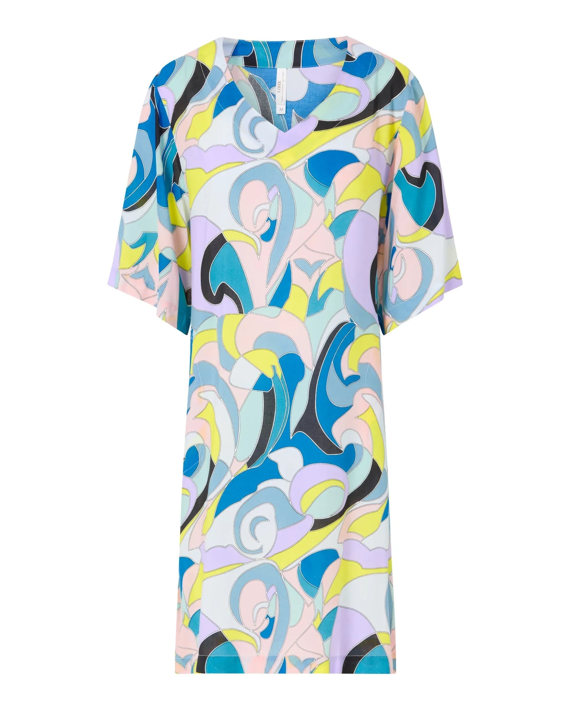 Modelo luce vestido corto de verano abotonado con estampado de animal print y bolsillos