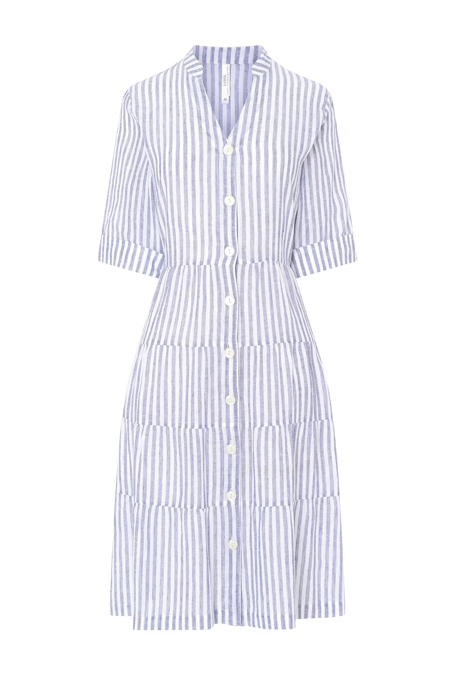 Vista de espaldas del vestido de mujer de verano en lino a rayas con manga al codo y volantes