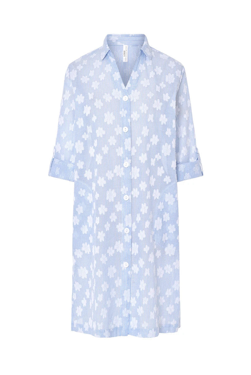 Vestido de baño de mujer corto con manga abierto con botones y cuello pico, dibujo flocado flores y bolsillos laterales.