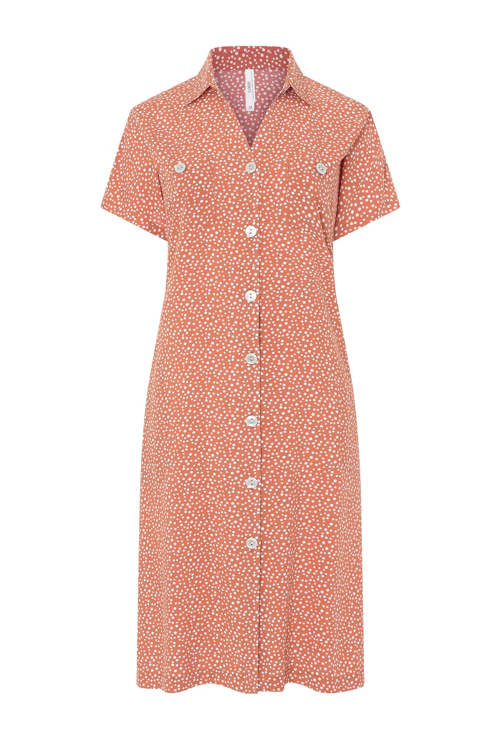 Vestido corto de mujer abierto con botones en viscosa naranja estampado topitos, cuello camisero con bolsillos y manga corta