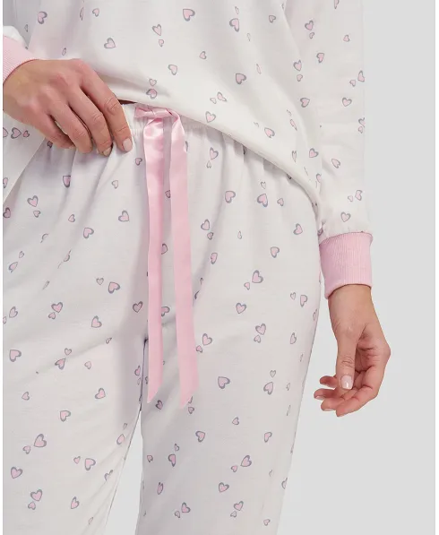 Detalle de pijama de mujer con cintura ajustable con cinta de raso celeste y puños a juego