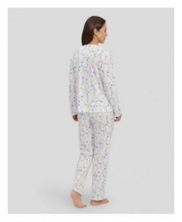 Vista trasera de pijama largo de mujer estampado de flores celeste para invierno