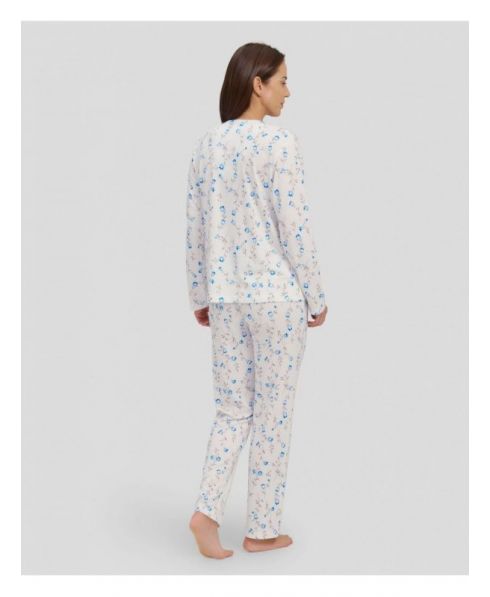 Vista trasera de pijama largo de mujer estampado de flores celeste para invierno