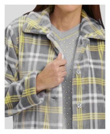 Detail view of short open flanell plaid dressing gown and grey pyjamas with v-neck collar