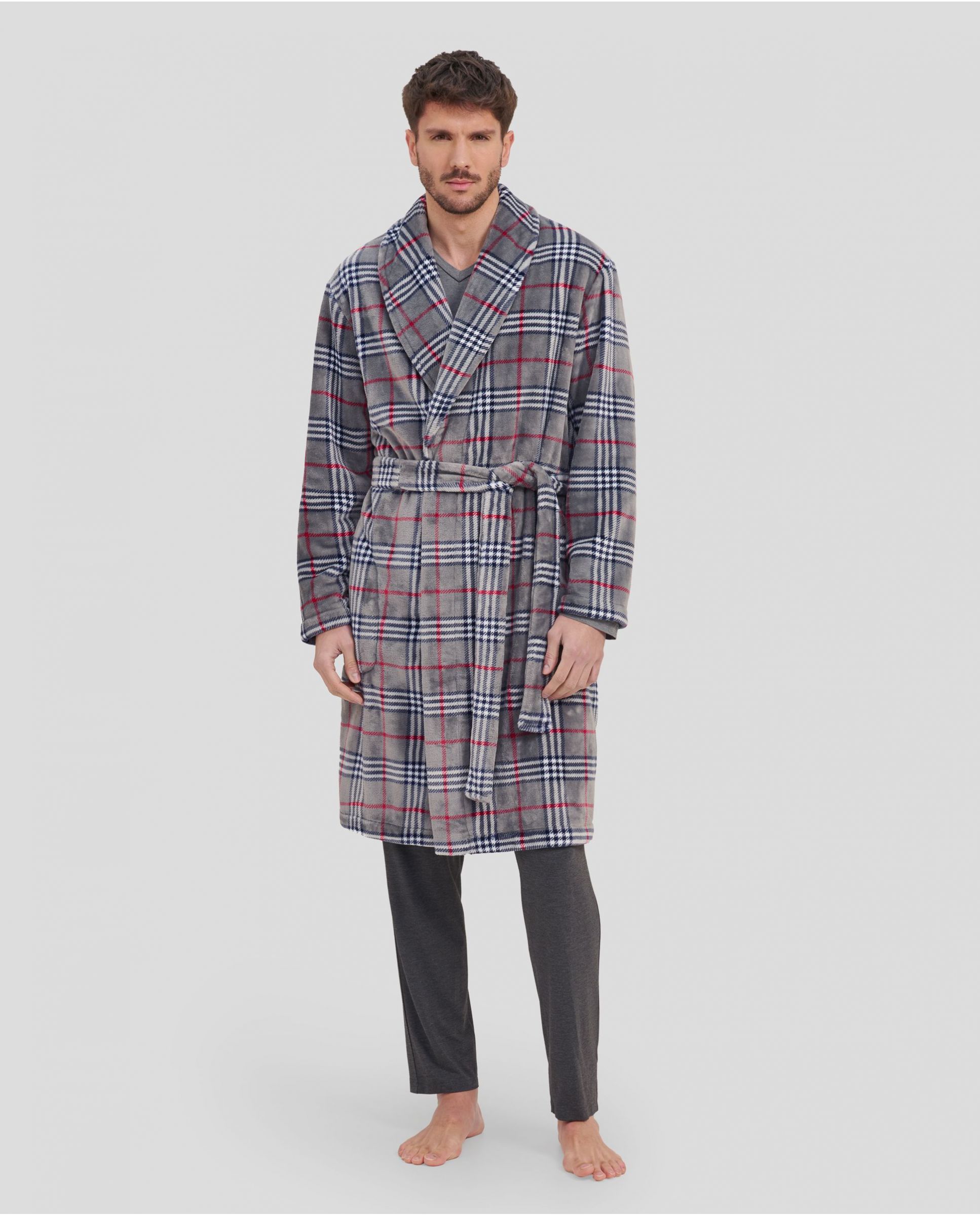 Men's long coat with pockets in grey checked pattern