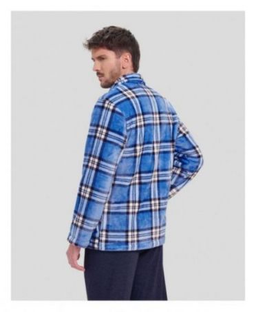 Vista trasera de bata de invierno para hombre azul