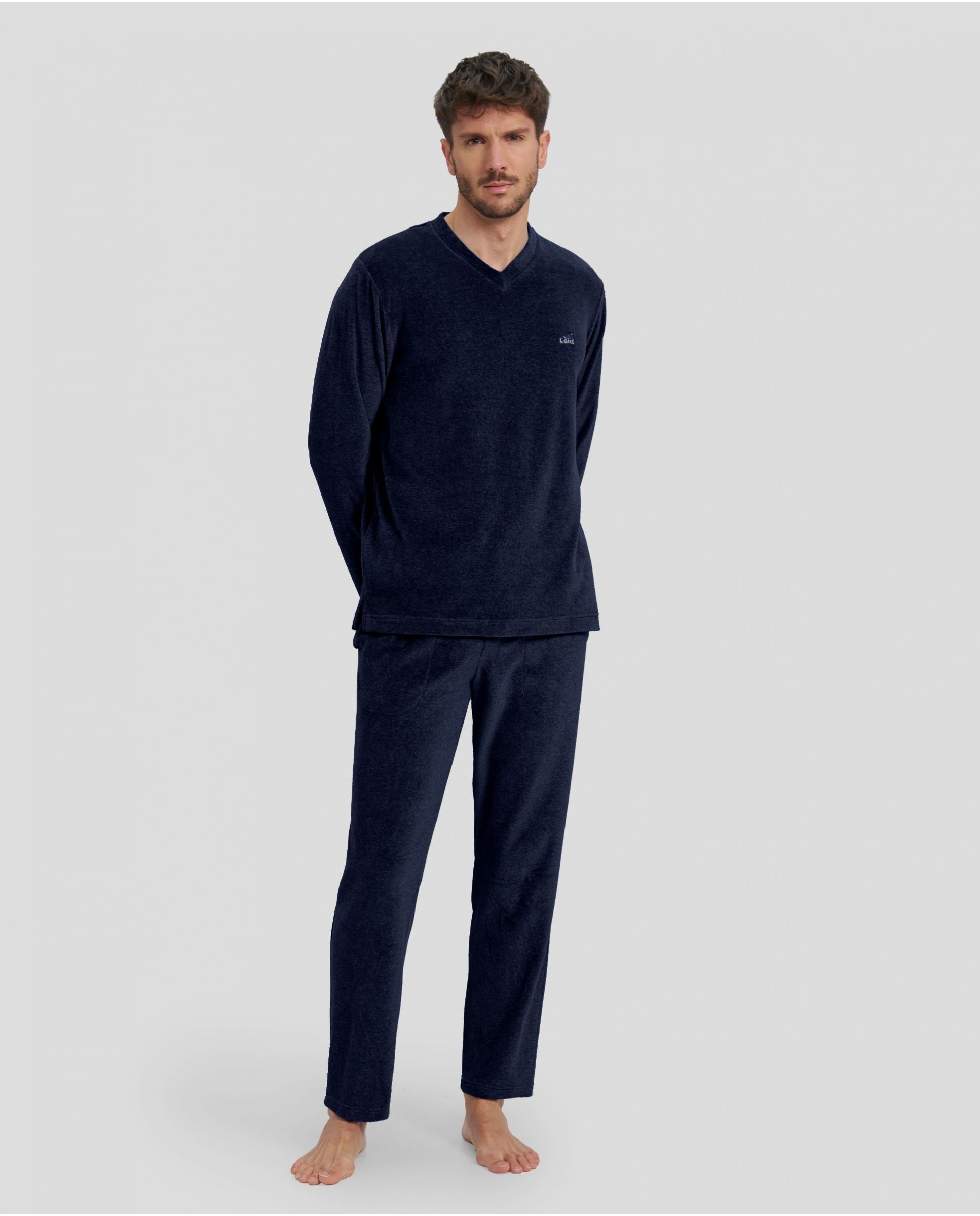 Men's long sleeved men's pyjamas in plain navy velour with long sleeves with pockets