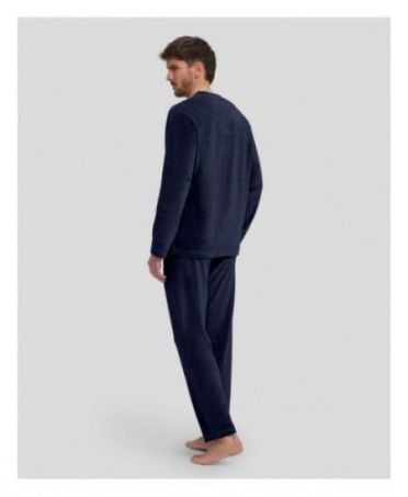 Rear view of men's navy velvet pyjamas with pockets